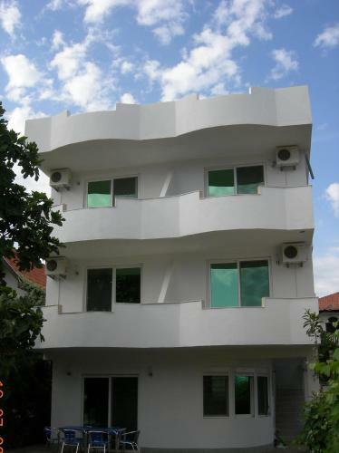Hostal Apartments And Rooms Mila