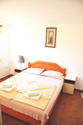 Apartments Radojevi?