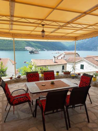 Hostal Bellavistazmukic Guesthouse