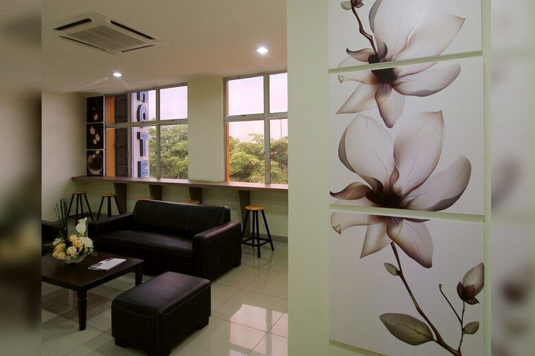 Posada Max Inn Hotel