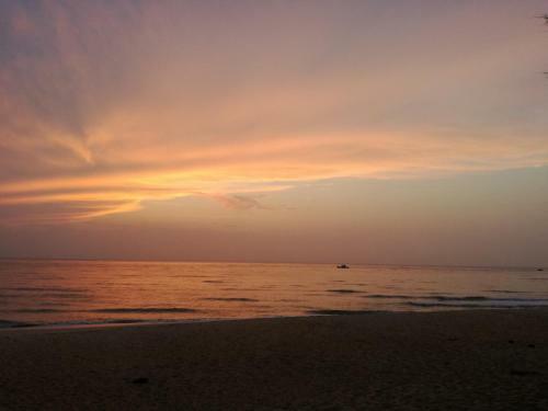 Hotel Al Safina Kijal Beach Resort