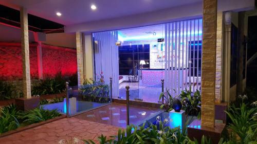 Hotel Al Safina Kijal Beach Resort