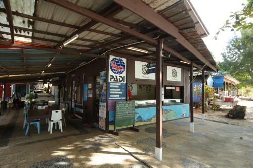 The Barat Perhentian