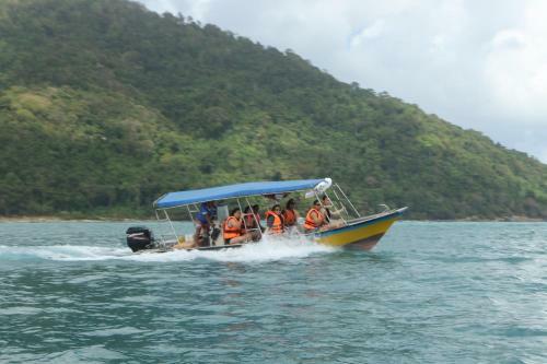 The Barat Perhentian