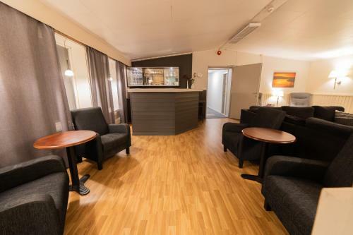Tana Hotel & Camping