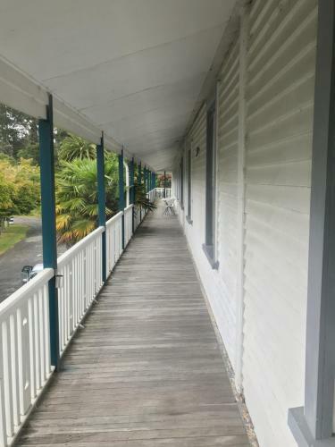 Te Puia Hot Springs Hotel