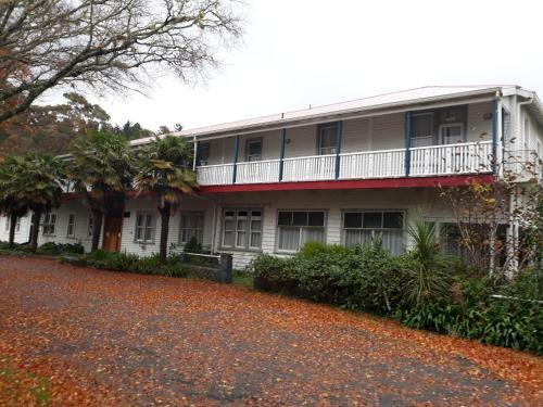 Te Puia Hot Springs Hotel