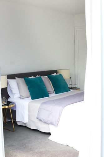 Bed & Breakfast Serenity Lodge