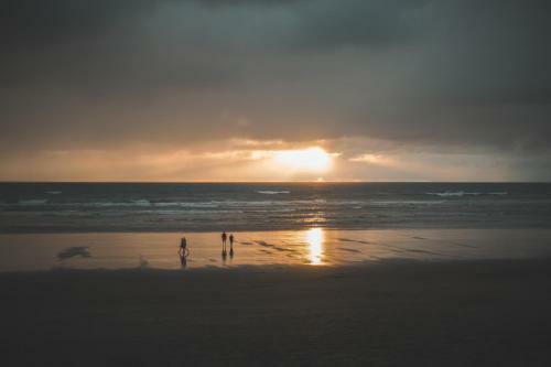 Coast Retreat Muriwai - Walk To The Beach!