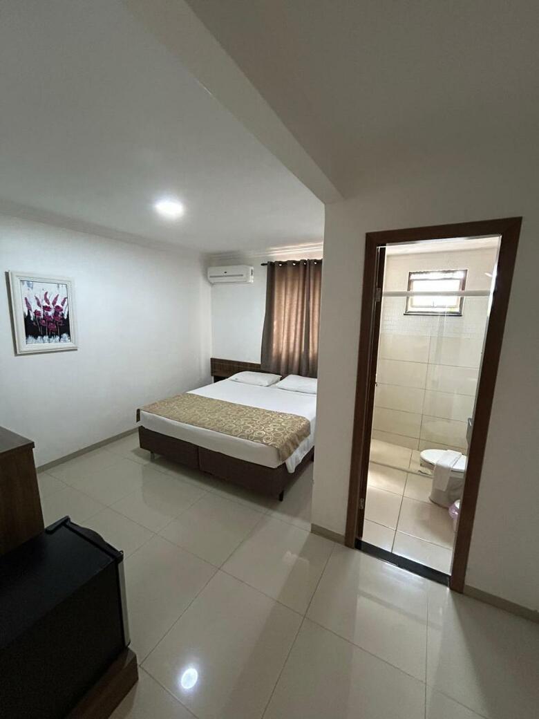 Hotel Holiday