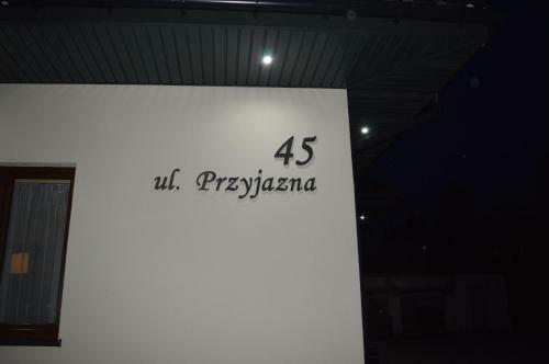 Przysta?