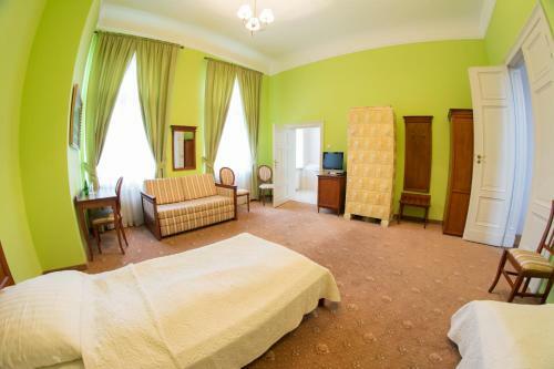 Hostal Zesp�? Pa?acowo-parkowy W Ostromecku