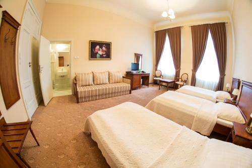 Hostal Zesp�? Pa?acowo-parkowy W Ostromecku