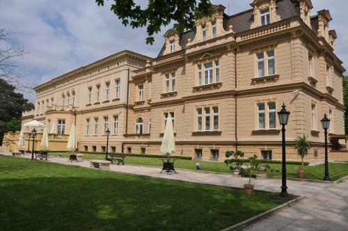 Hostal Zesp�? Pa?acowo-parkowy W Ostromecku