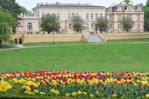 Hostal Zesp�? Pa?acowo-parkowy W Ostromecku