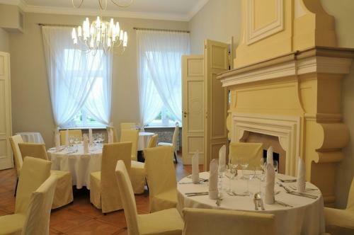 Hostal Zesp�? Pa?acowo-parkowy W Ostromecku