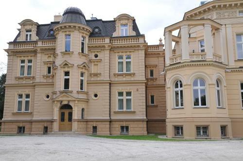 Hostal Zesp�? Pa?acowo-parkowy W Ostromecku
