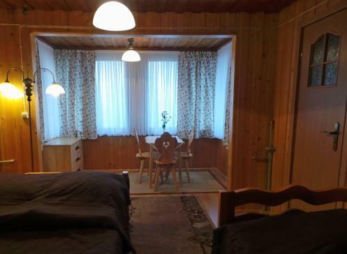 Hostal 9 Si? Drewniany Dom