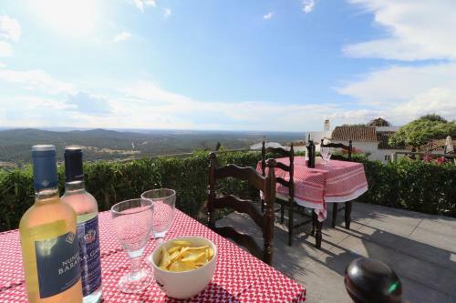 Hostal The Place At Evoramonte