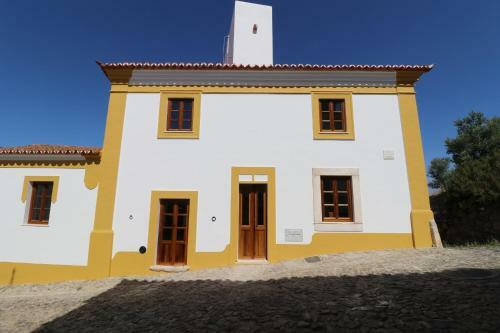 Hostal The Place At Evoramonte