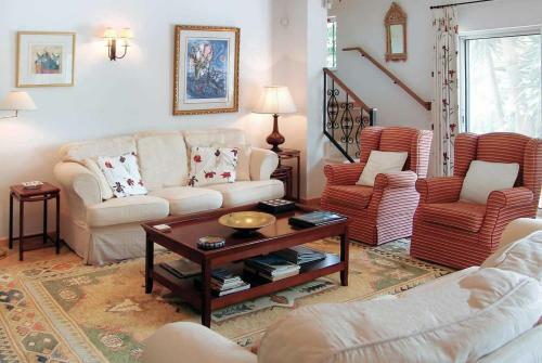 Sao Lourenco Villa Sleeps 10 Air Con Wifi