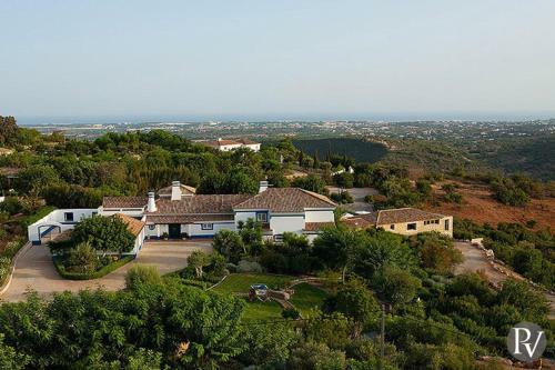 Boliqueime Villa Sleeps 8 Pool Air Con Wifi