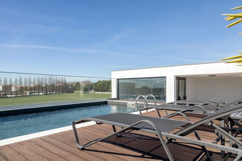 Oporto Airport & Business Hotel