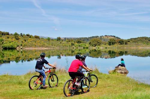 Hostal Ecopark Azibo