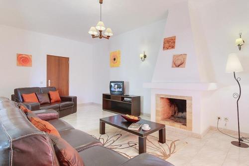 Gale Villa Sleeps 8 Pool Air Con Wifi