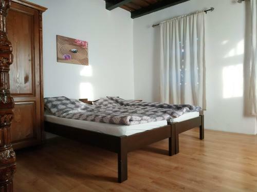 Hostal Ep�rjesi Meg�ll�