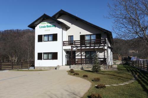 Hostal Pensiunea Livada Bunicului