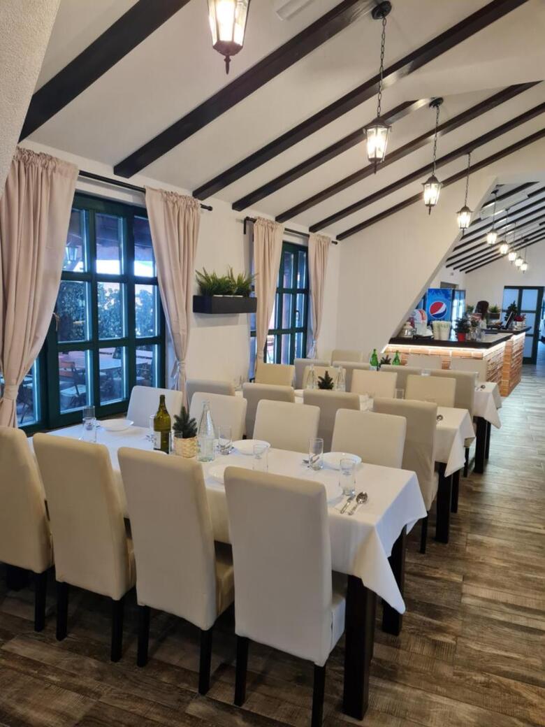 Hostal Pensiunea Zetevar