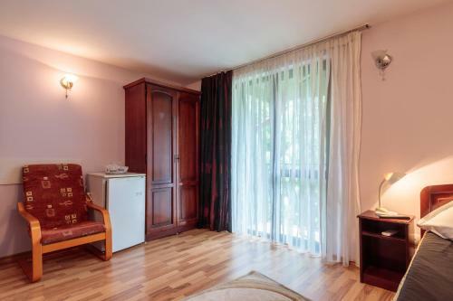 Hostal Pensiunea Alis
