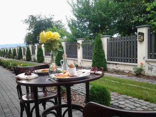 Bed & Breakfast Country Court