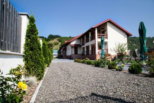 Bed & Breakfast Country Court