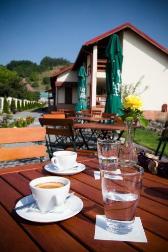 Bed & Breakfast Country Court