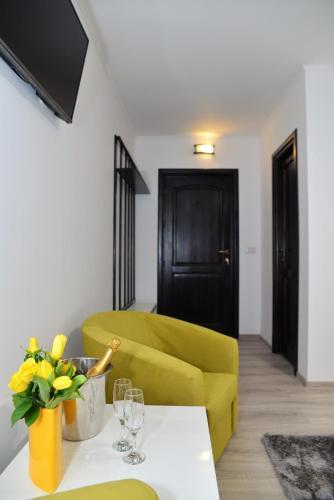 Hostal Mondrian Event & Garden