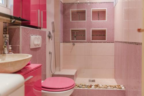 Apartment Pink Lilly