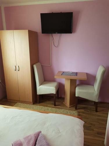 Hostal Guest House Lisinski Raj