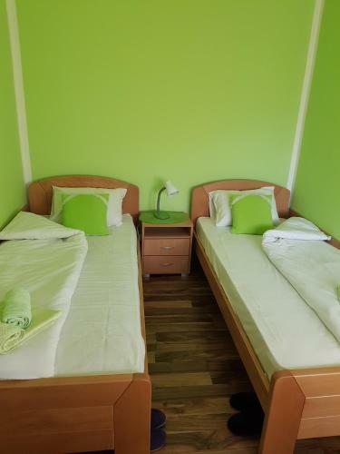Hostal Guest House Lisinski Raj