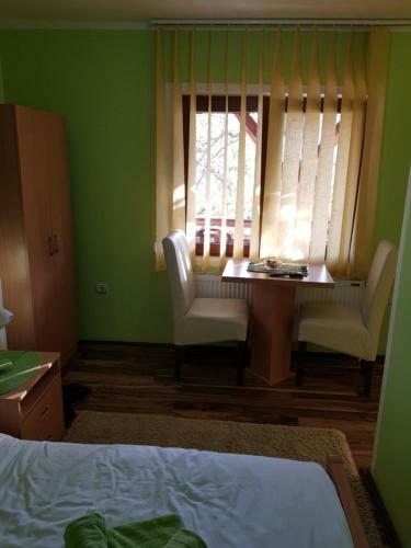 Hostal Guest House Lisinski Raj