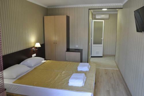 Hostal Lilia Guest House