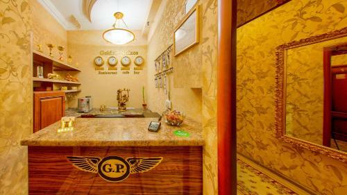 Hotel Golden Palace