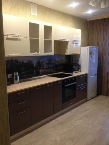 Apartments On Aviatorov 10