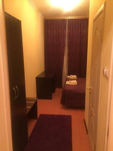Hostal Ronai Holl Guest House