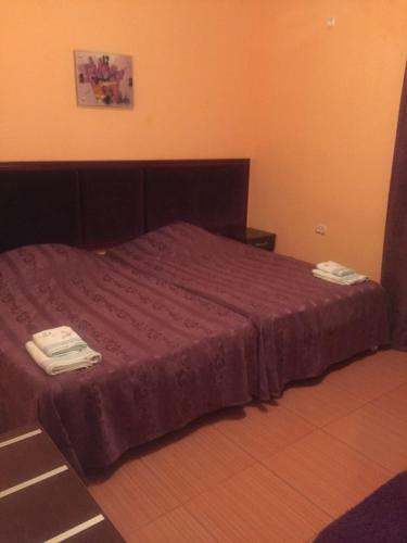 Hostal Ronai Holl Guest House