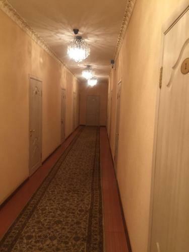 Hostal Ronai Holl Guest House