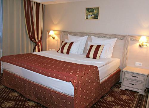 Lotus Hotel