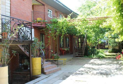 Hostal Guesthouse On Trudyaschikhsya