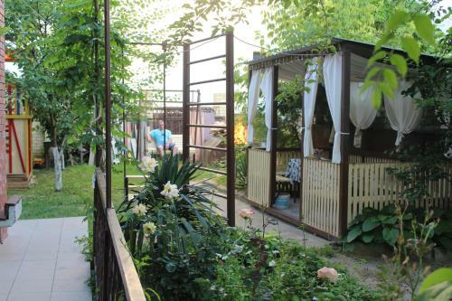 Hostal Guesthouse On Trudyaschikhsya